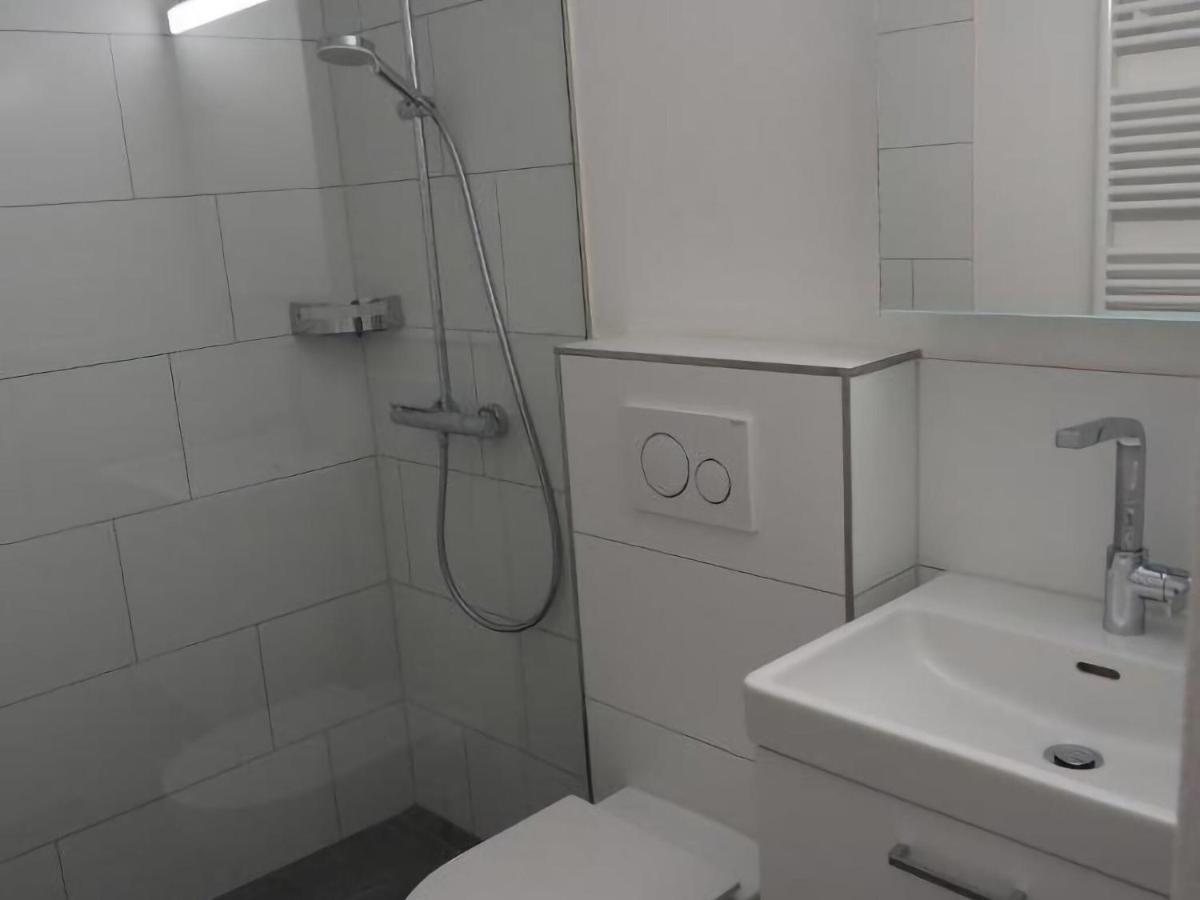 Modern Apartment In Mastrils Near Forest Ngoại thất bức ảnh