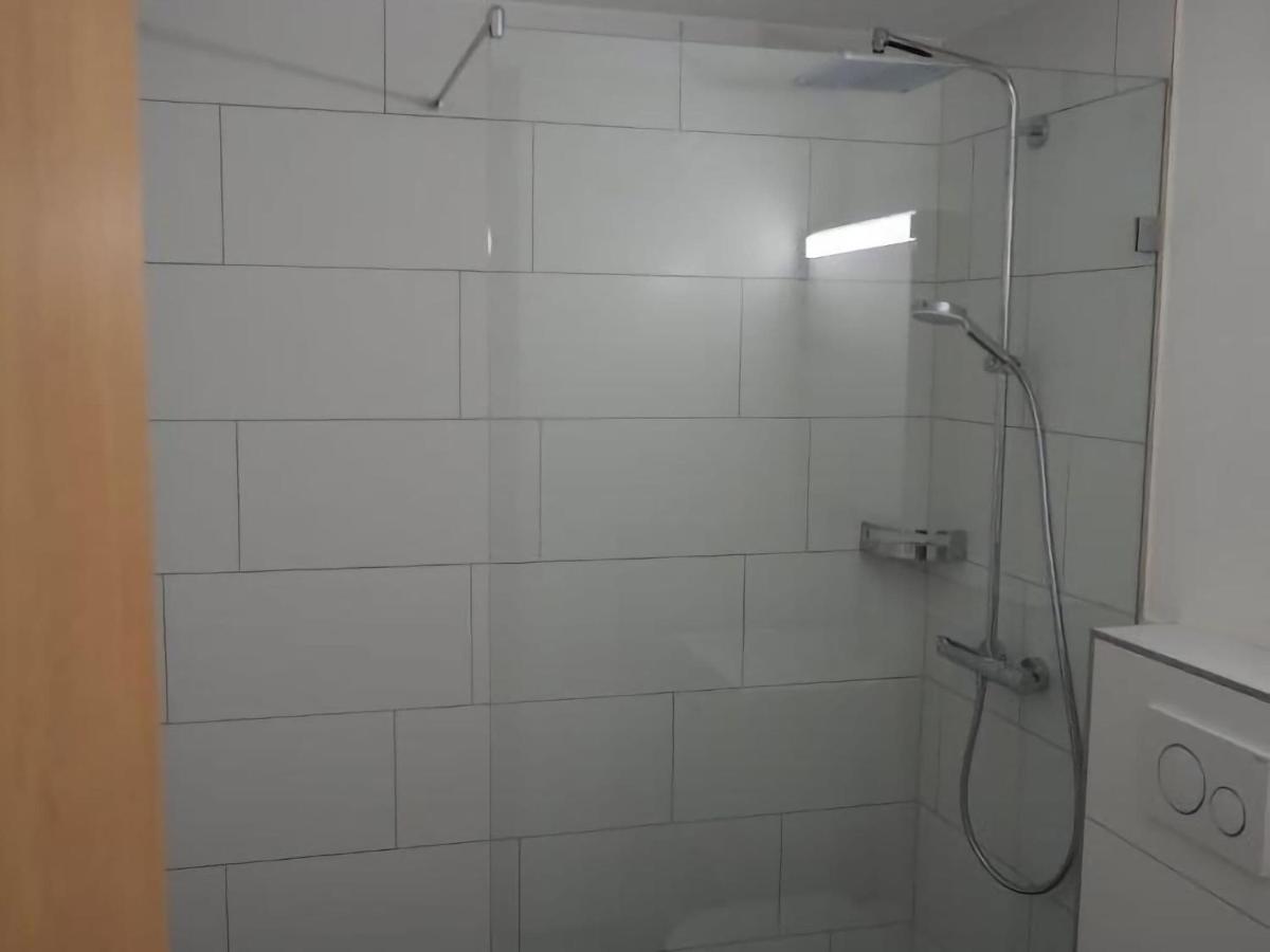 Modern Apartment In Mastrils Near Forest Ngoại thất bức ảnh